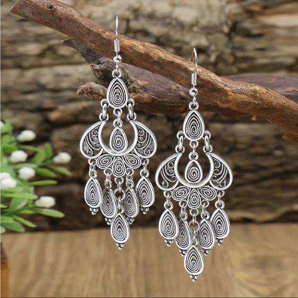 Exquisite Vintage Style Chandelier Earrings Retro Inspired Silver‎ Tribal Design - Picture 5 of 7